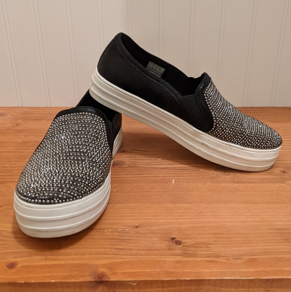 skechers slip ons air cooled memory foam